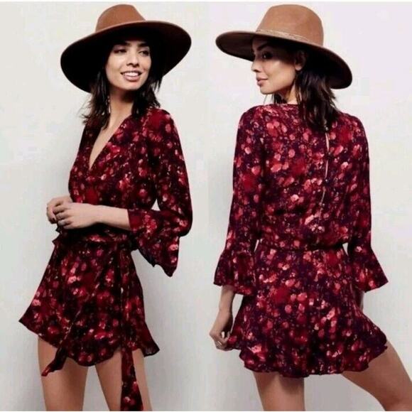 Free People Romper SZ Large All The Right Ruffles Faux Wrap Dark Floral Coquette - Picture 14 of 14